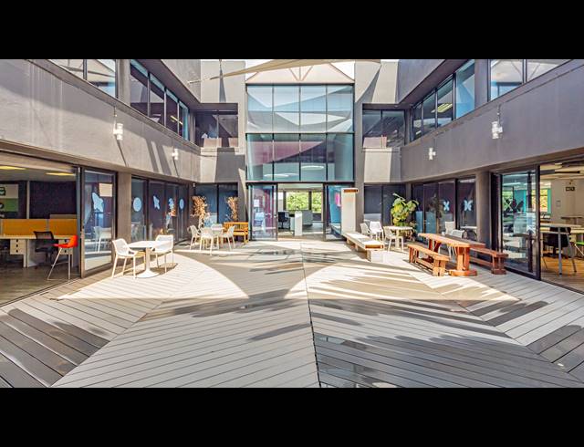 790M² OFFICE TO LET IN FERNDALE